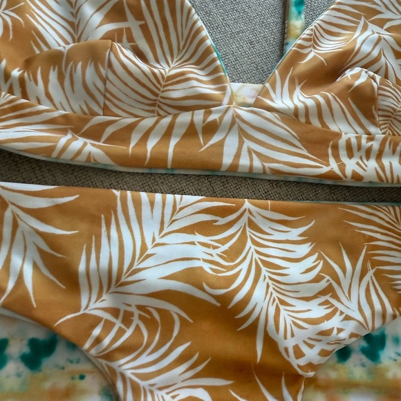 Rip Curl Reversible Colorful Tie-Dye Hawaiian floral Bikini Set - M / L - Picture 6 of 9